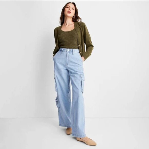 Women's High-Rise Wide Leg Denim Cargo Pants - Universal Thread Light Wash 2R - Picture 2 of 6